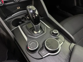 Alfa Romeo Giulia 2.2 JTD AUTOMATIC - BUSINESS, снимка 11