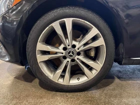 Mercedes-Benz C 300 * CARFAX * * KEYLESS ENTRY* * ПАНОРАМА* * ПОДГРЕВ*, снимка 6