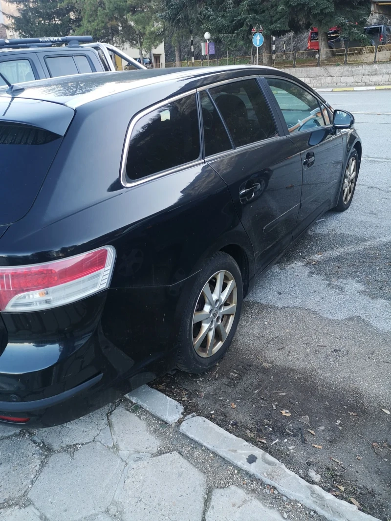 Toyota Avensis, снимка 8 - Автомобили и джипове - 48556233