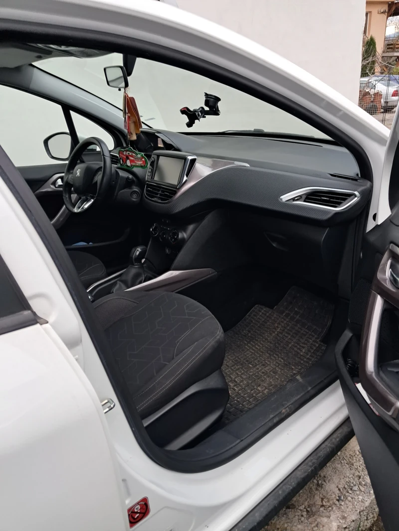 Peugeot 2008 1.6hdi, снимка 8 - Автомобили и джипове - 50099154