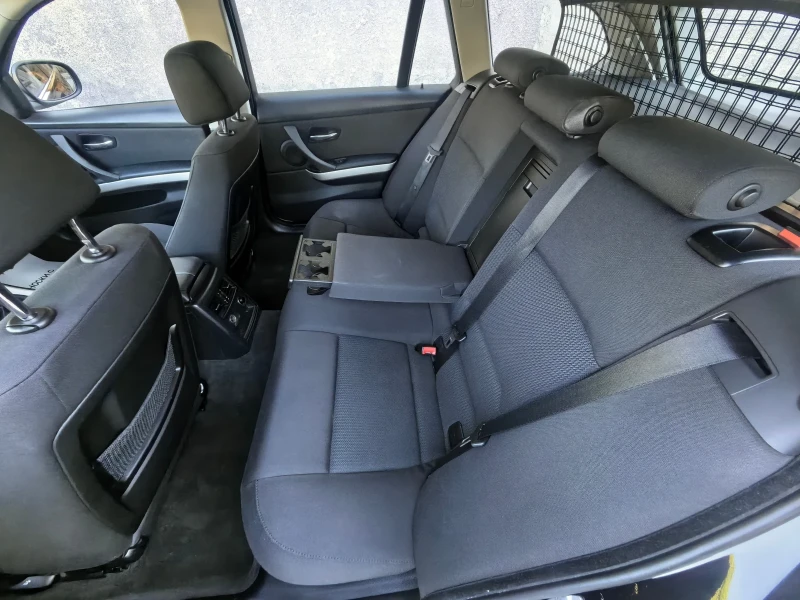 BMW 318 2.0 бензин 143 кс, Facelift модел, Топ състояние , снимка 17 - Автомобили и джипове - 51479189