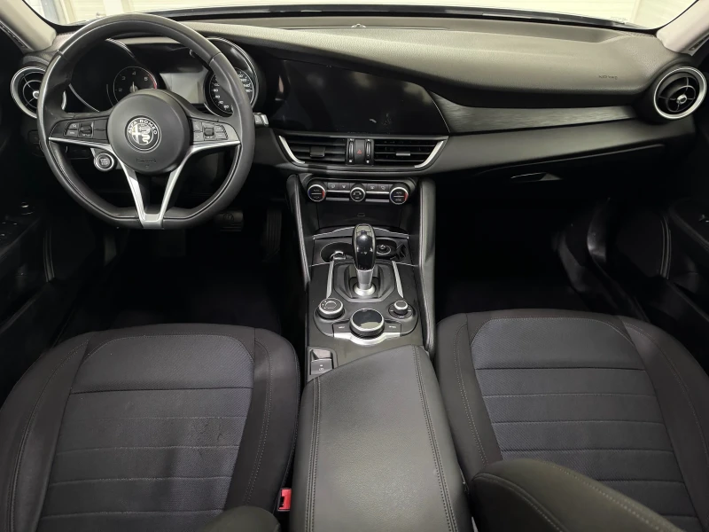 Alfa Romeo Giulia 2.2 JTD AUTOMATIC - BUSINESS, снимка 9 - Автомобили и джипове - 52323189