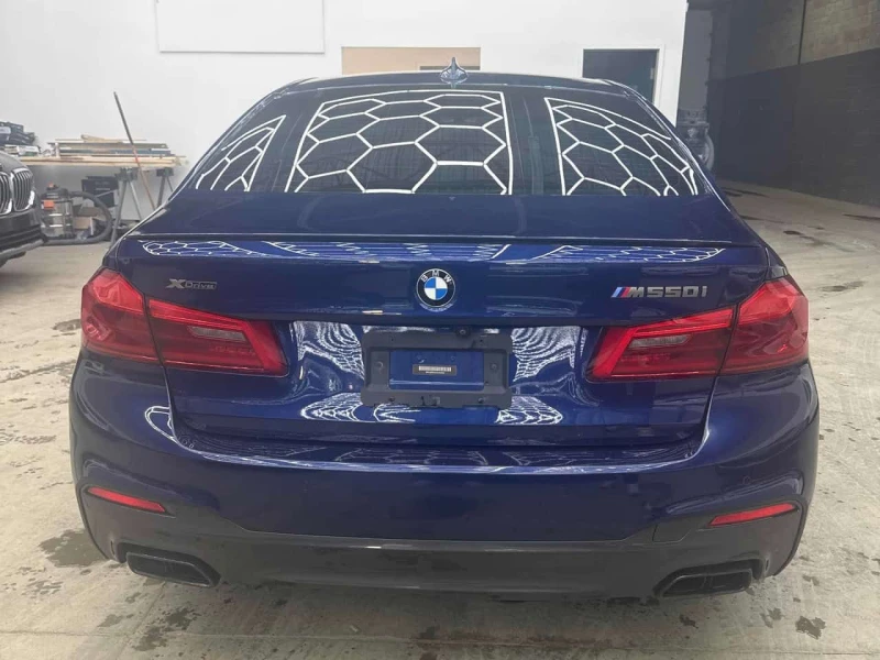 BMW 550  M xDrive | HEAD UP | HARMAN CARDON | CARFAX, снимка 4 - Автомобили и джипове - 53594352