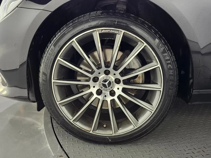 Mercedes-Benz E 220 D 4MATIC EXCLUSIVE, снимка 5 - Автомобили и джипове - 55100990