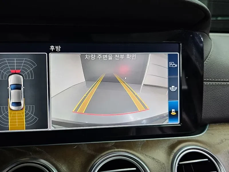 Mercedes-Benz E 220 D 4MATIC EXCLUSIVE, снимка 15 - Автомобили и джипове - 55100990