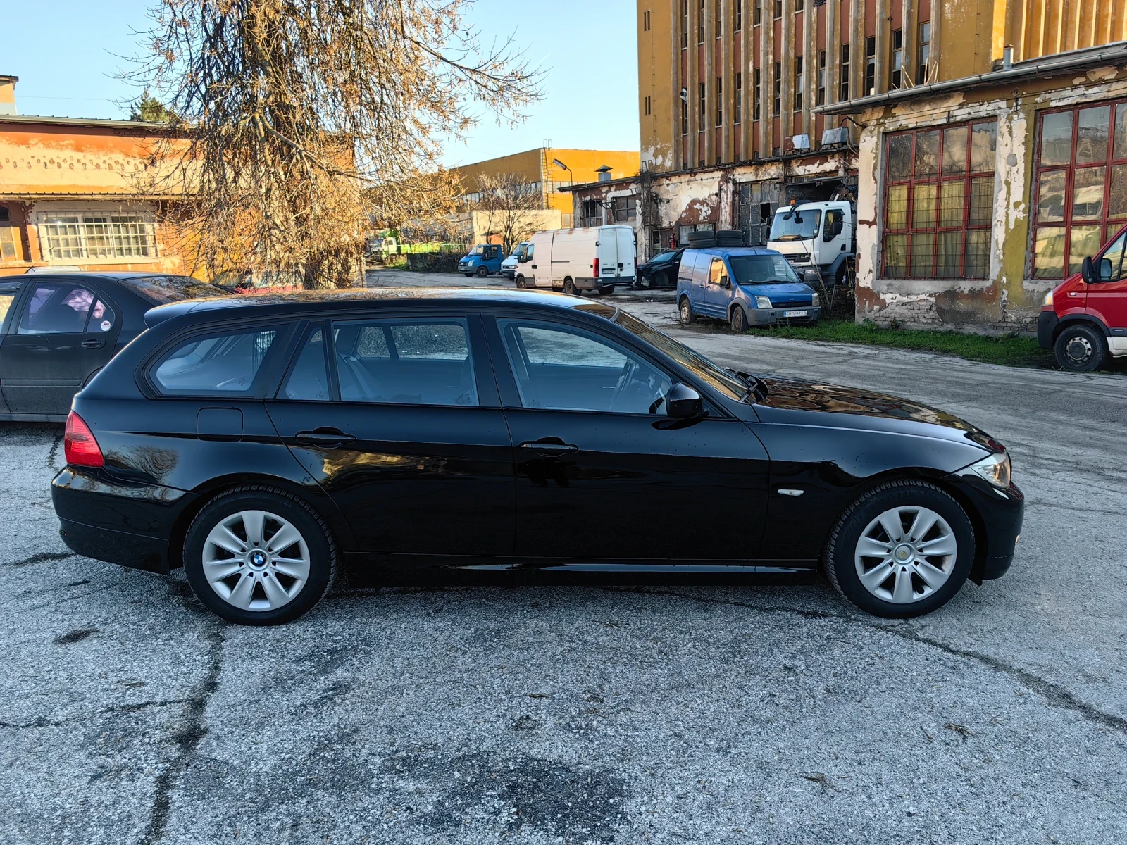 BMW 318 2.0 бензин 143 кс, Facelift модел, Топ състояние  - изображение 4