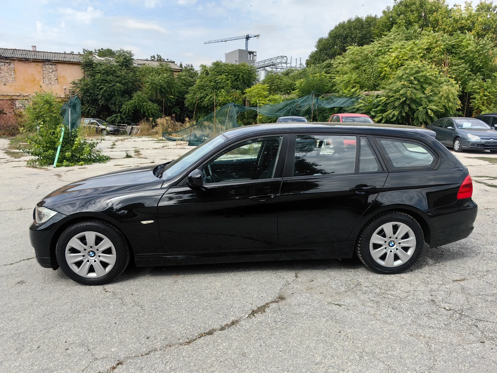 BMW 318 2.0 бензин 143 кс, Facelift модел, Топ състояние  - изображение 7