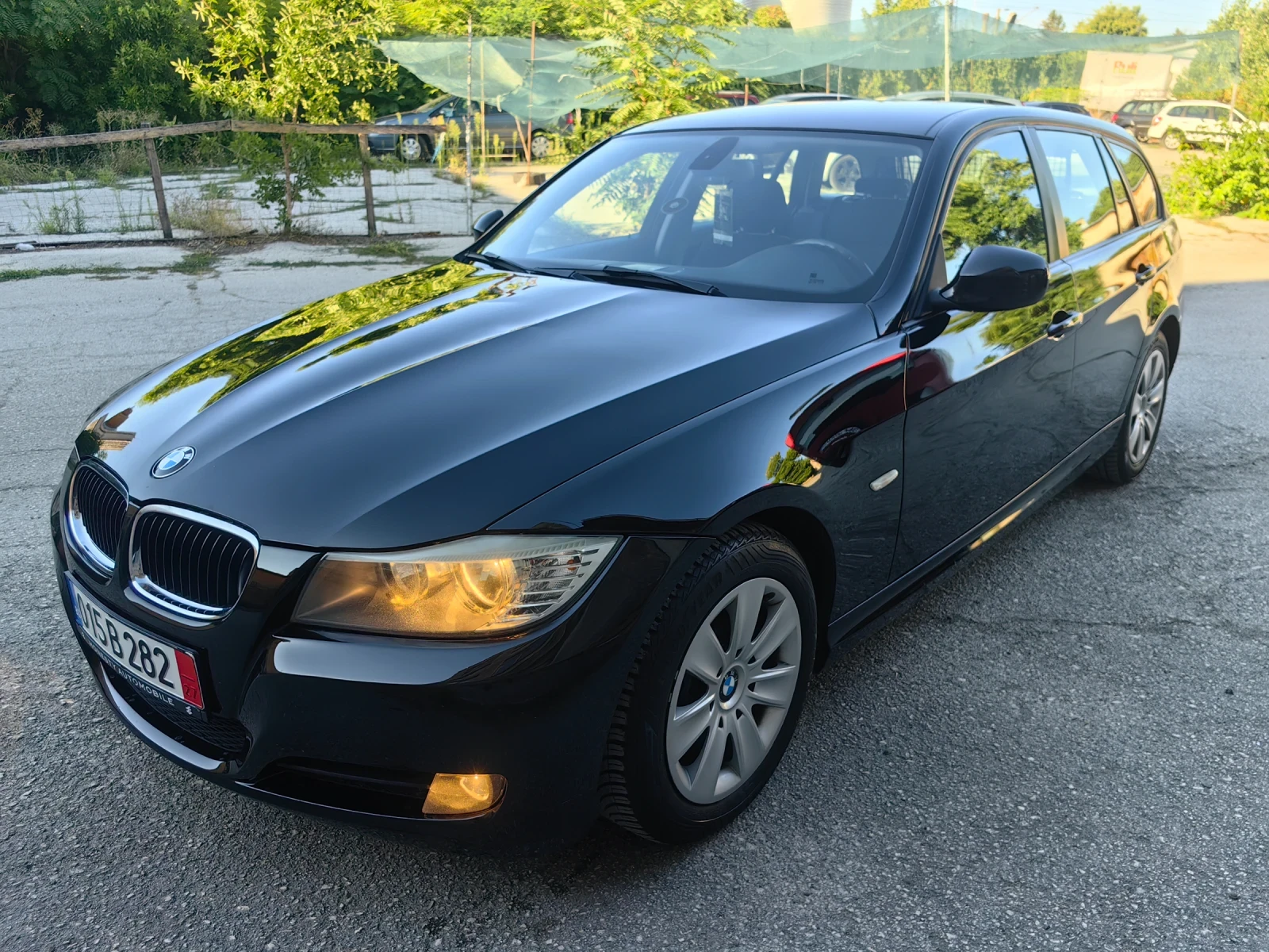 BMW 318 2.0 бензин 143 кс, Facelift модел, Топ състояние , снимка 8 - Автомобили и джипове - 51479189