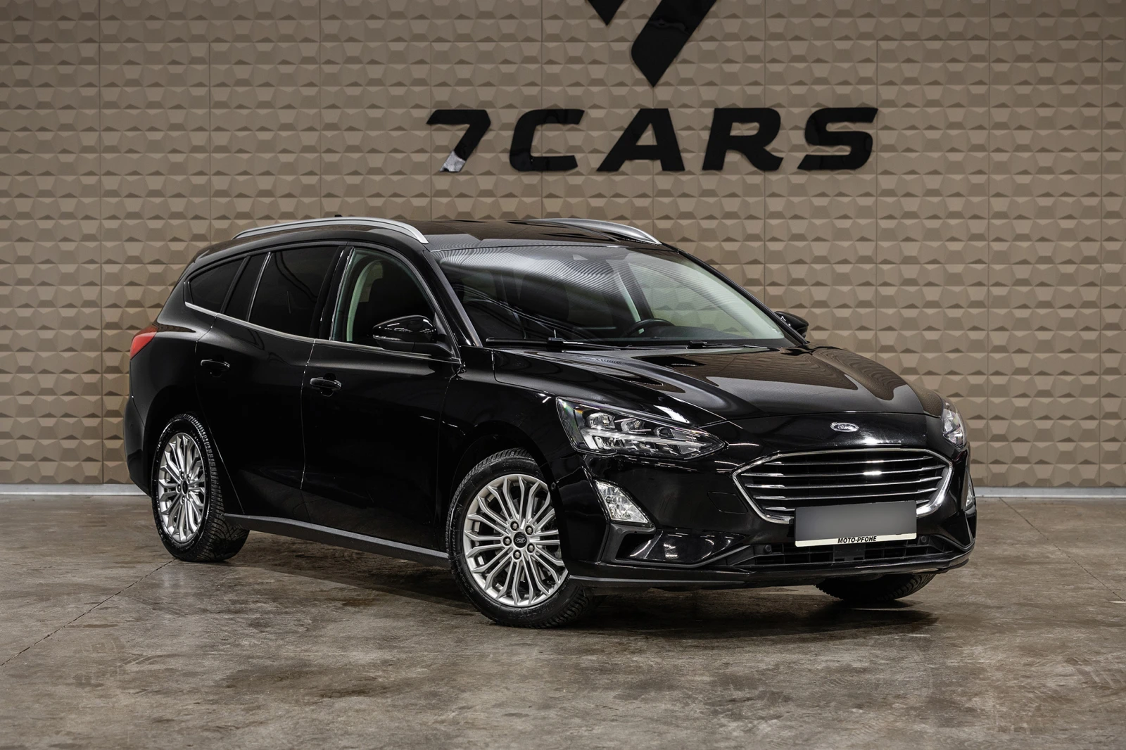 Ford Focus Подгрев волан * Подгрев Седалки * Apple CarPlay , снимка 3 - Автомобили и джипове - 53709574