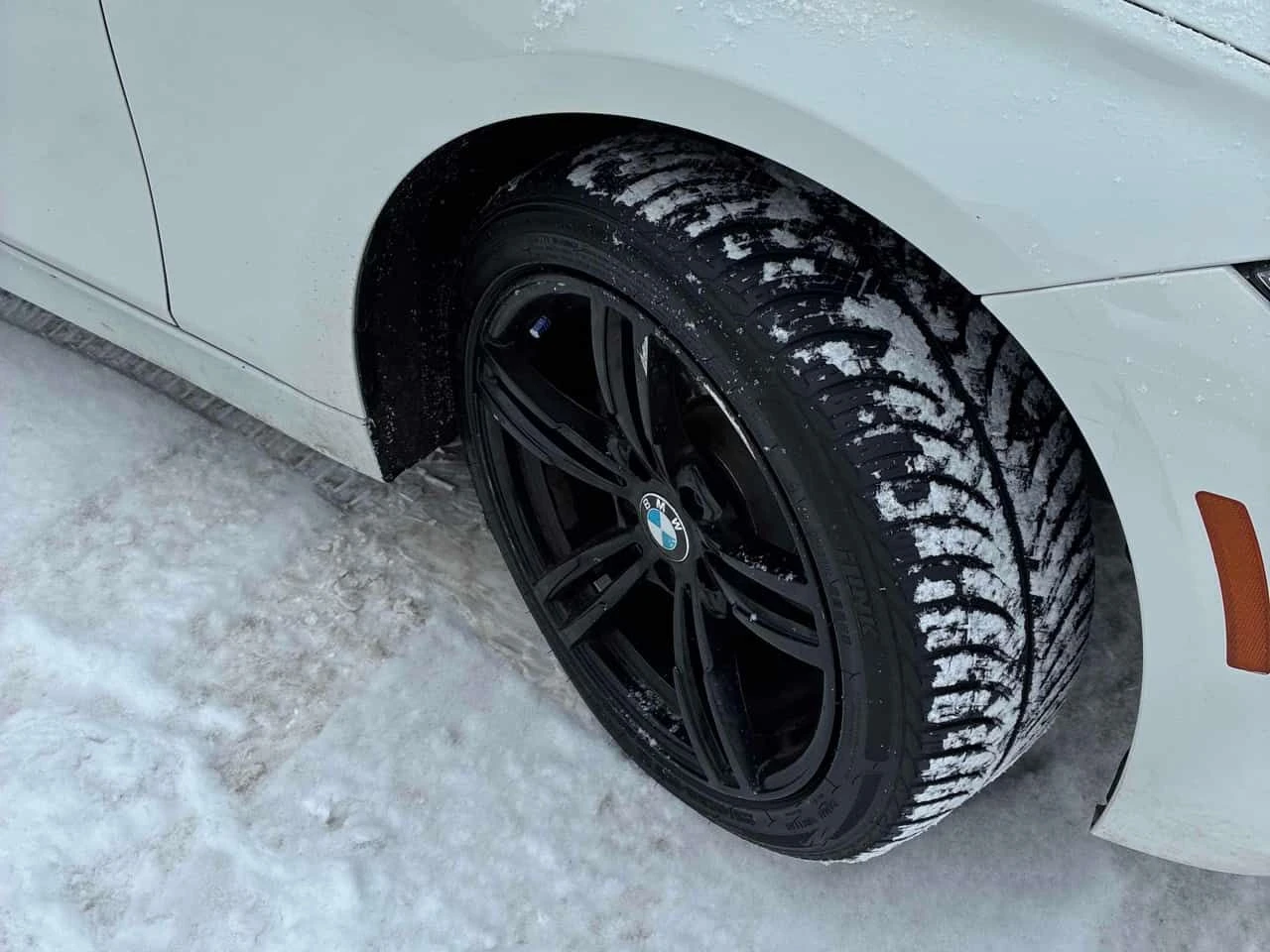 BMW 330 XDRIVE| ПОДГРЕВИ| ШИБИДАХ| KEYLESS| КЛИП НА МОТОР, снимка 5 - Автомобили и джипове - 54002058