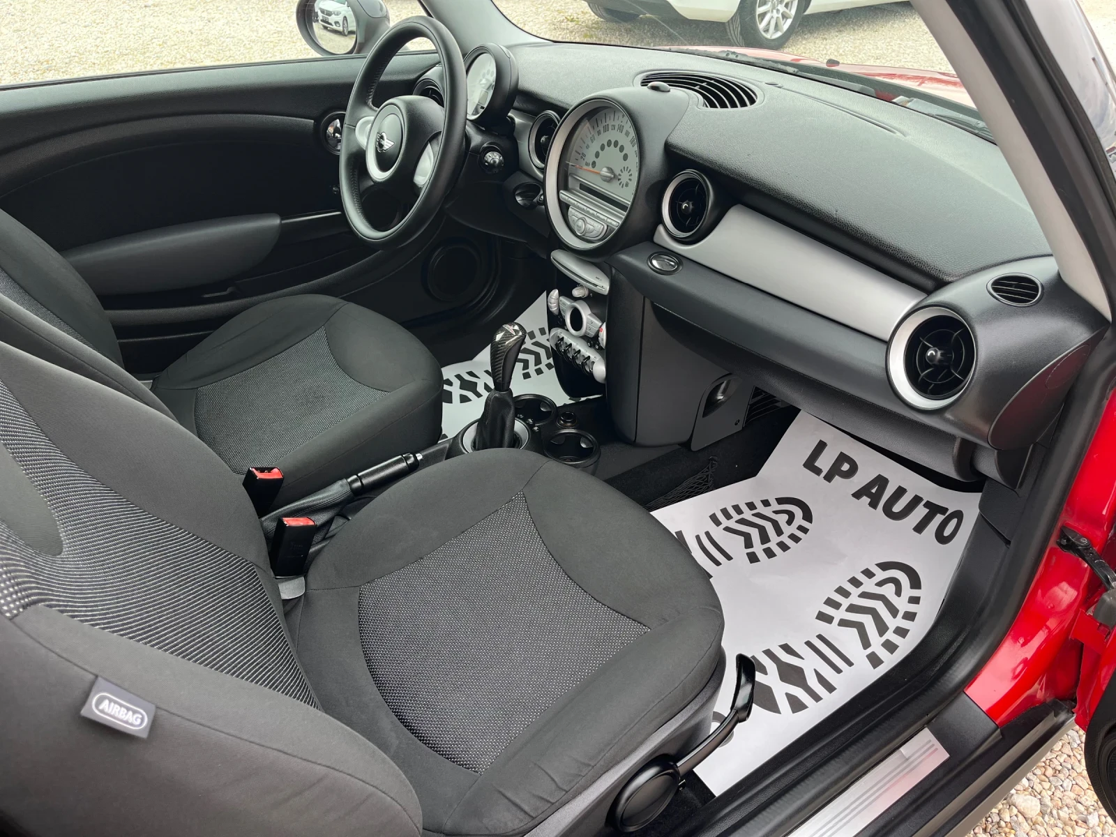 Mini Clubman * 1.6D* 109к.с* TOP* , снимка 8 - Автомобили и джипове - 54033471