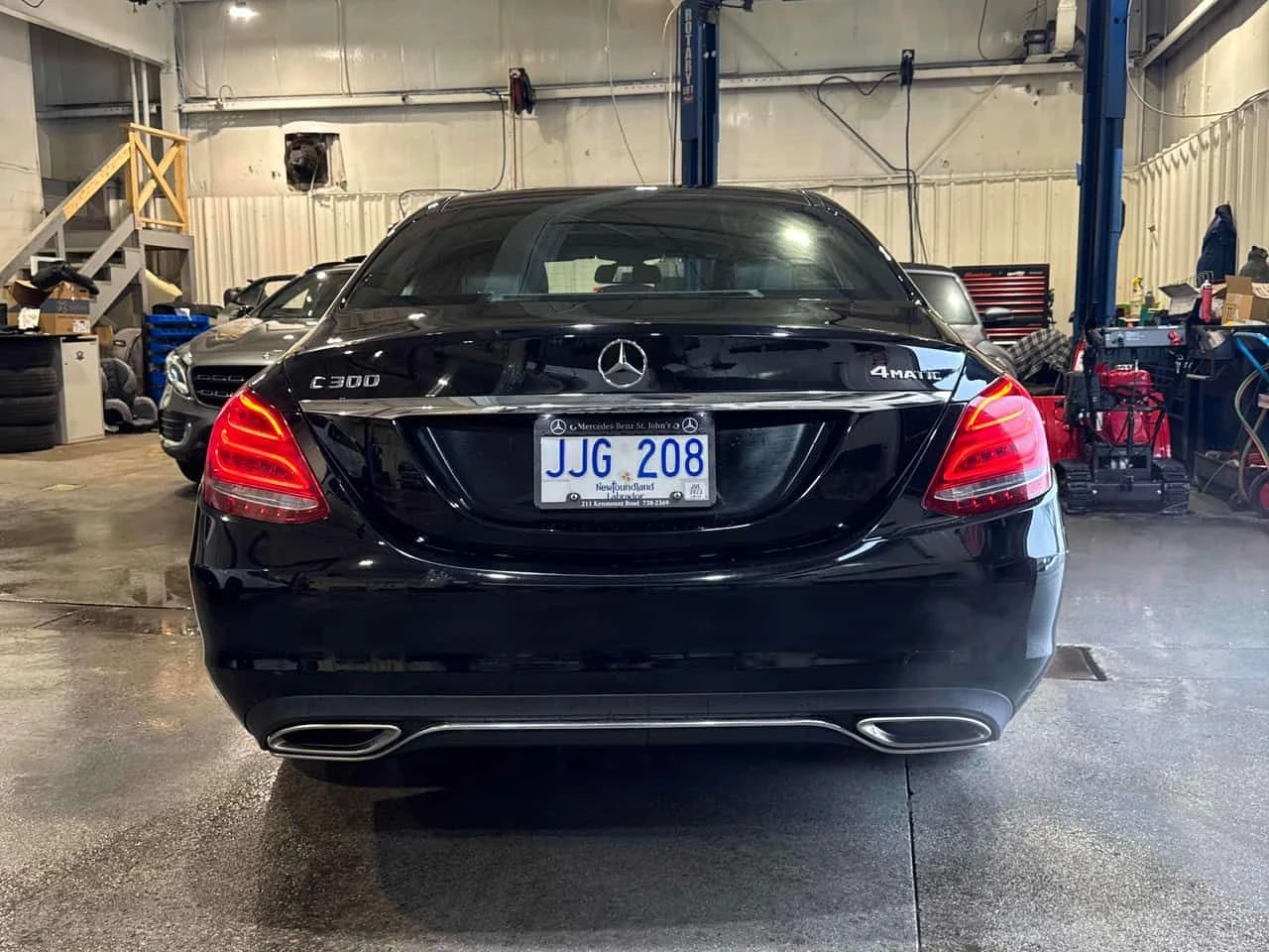 Mercedes-Benz C 300 * CARFAX * * KEYLESS ENTRY* * ПАНОРАМА* * ПОДГРЕВ*, снимка 5 - Автомобили и джипове - 54057411