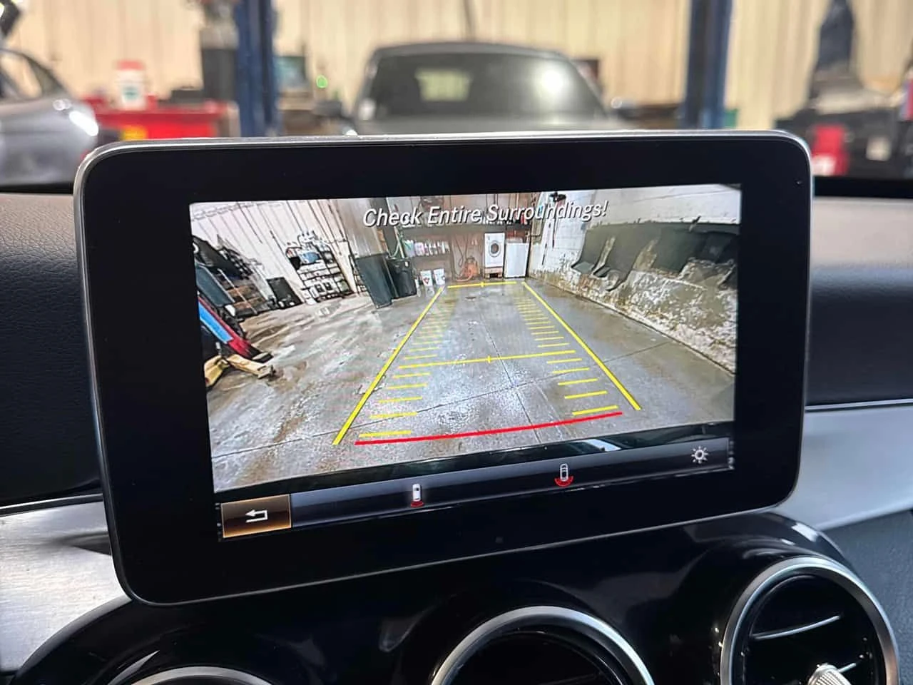 Mercedes-Benz C 300 * CARFAX * * KEYLESS ENTRY* * ПАНОРАМА* * ПОДГРЕВ*, снимка 14 - Автомобили и джипове - 54057411