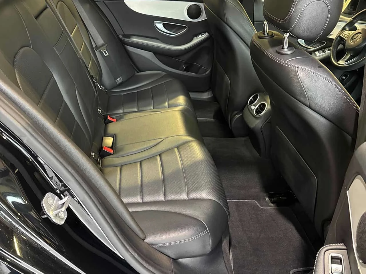 Mercedes-Benz C 300 * CARFAX * * KEYLESS ENTRY* * ПАНОРАМА* * ПОДГРЕВ*, снимка 10 - Автомобили и джипове - 54057411