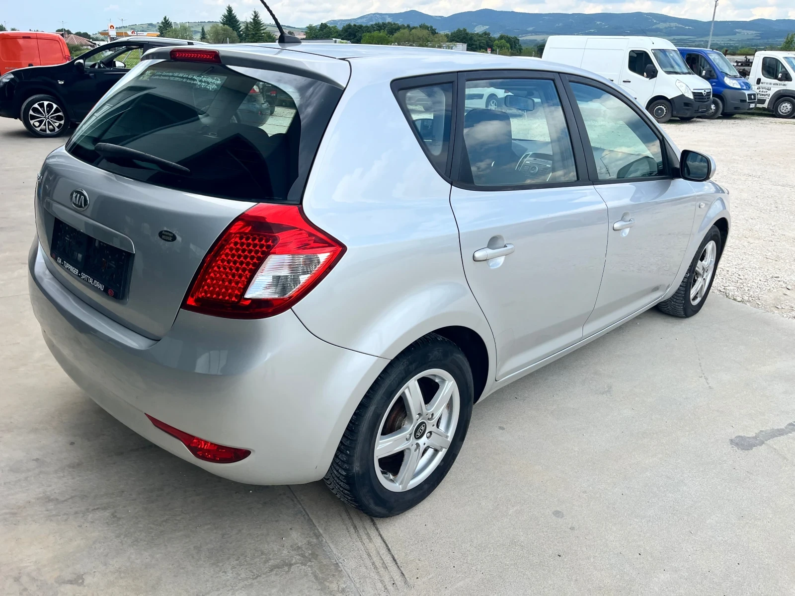 Kia Ceed 1.6d, снимка 4 - Автомобили и джипове - 54802974