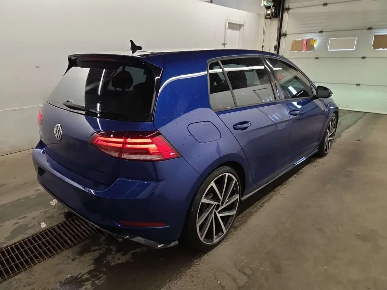 VW Golf * 5 DOOR MANUAL * CARFAX * ЦЕНА ДО БГ, снимка 3 - Автомобили и джипове - 54930838