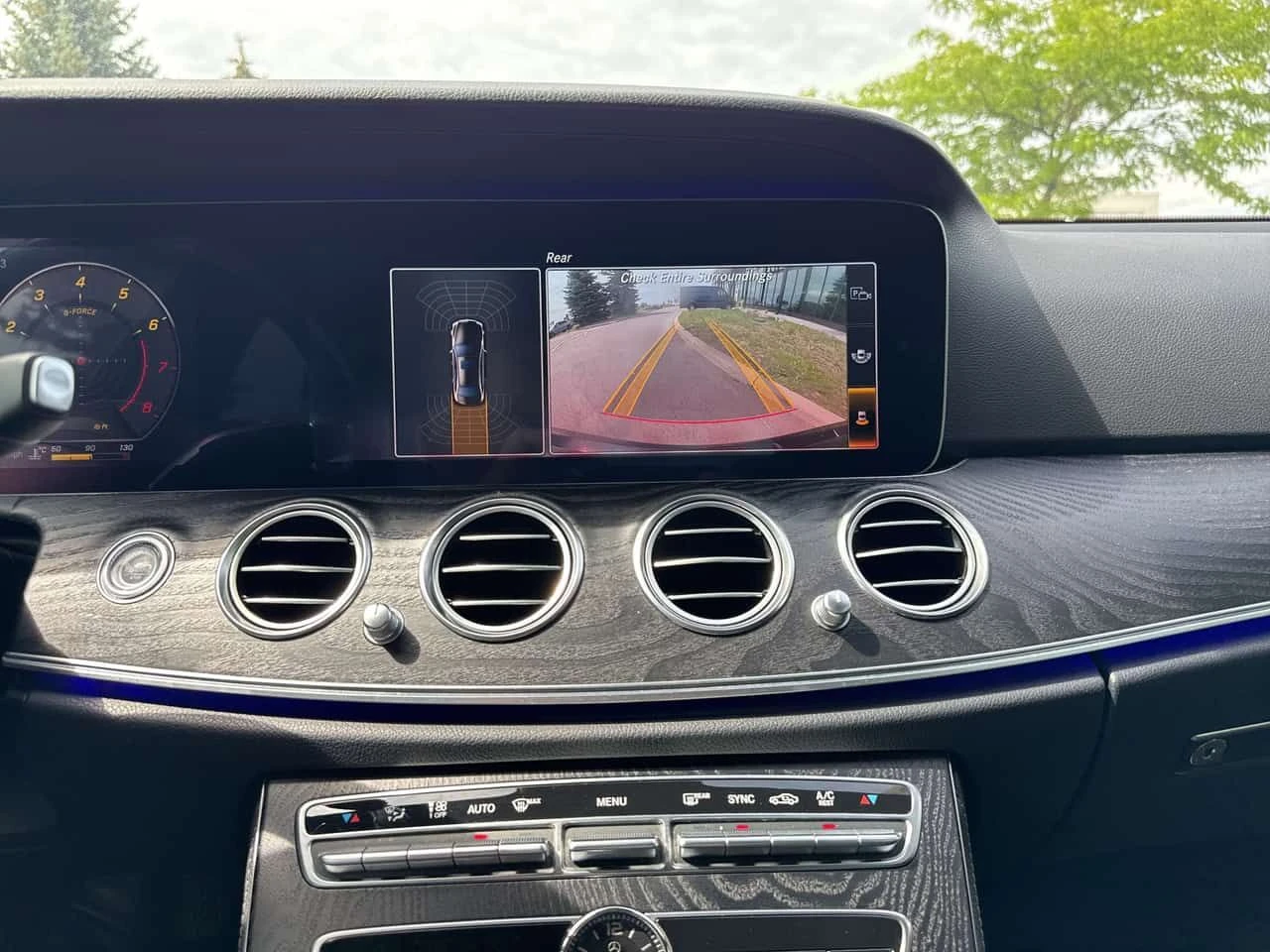 Mercedes-Benz E 300 BURMESTER| PANO| MEMORY| CARFAX| , снимка 14 - Автомобили и джипове - 55219329
