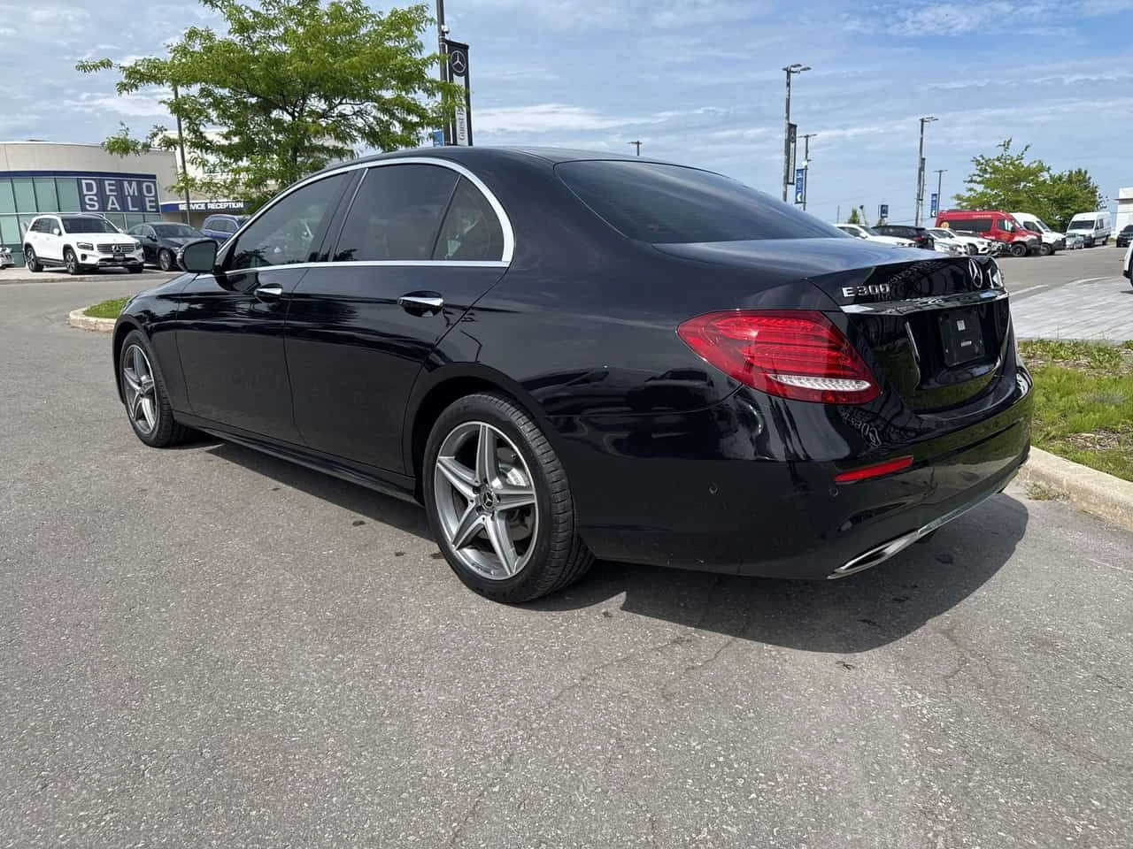 Mercedes-Benz E 300 BURMESTER| PANO| MEMORY| CARFAX| , снимка 8 - Автомобили и джипове - 55219329