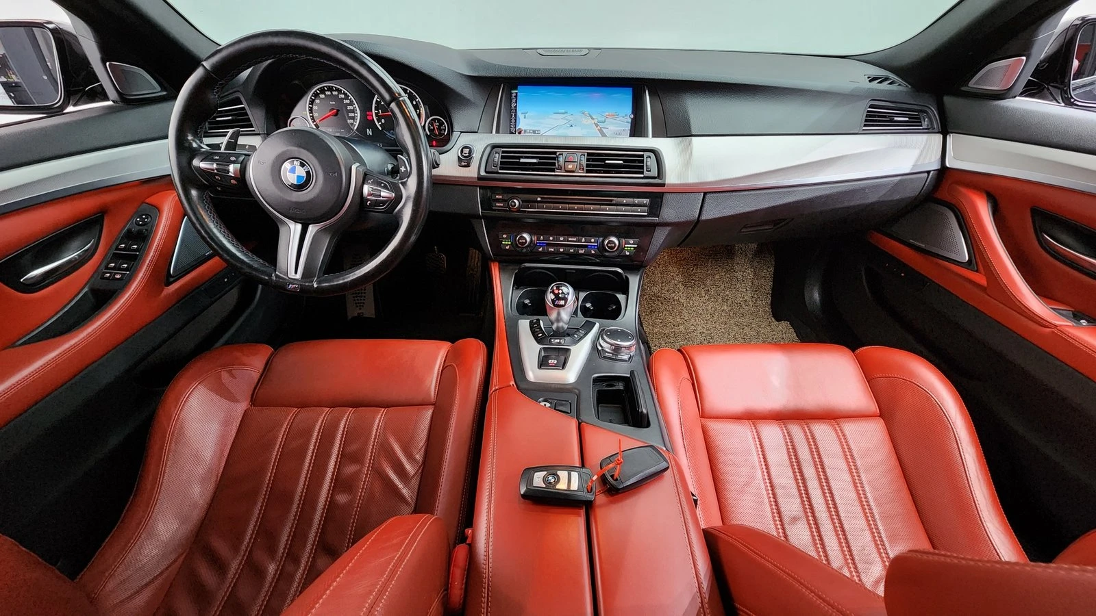 BMW M5 ЛЮК* HUD* 360* ПОДГРЕВ ВОЛАН* КРАЙНА ЦЕНА, снимка 7 - Автомобили и джипове - 55367140
