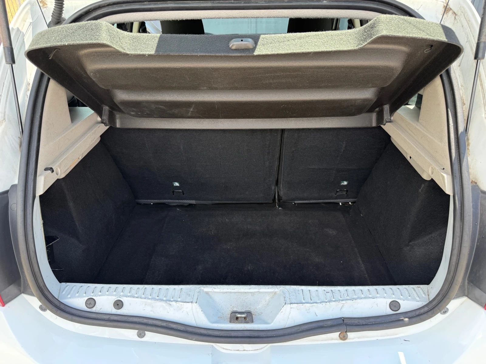 Dacia Sandero 1.2 16V, снимка 11 - Автомобили и джипове - 55673411
