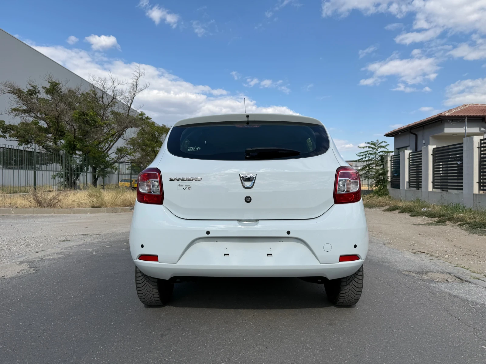 Dacia Sandero 1.2 16V, снимка 8 - Автомобили и джипове - 55673411