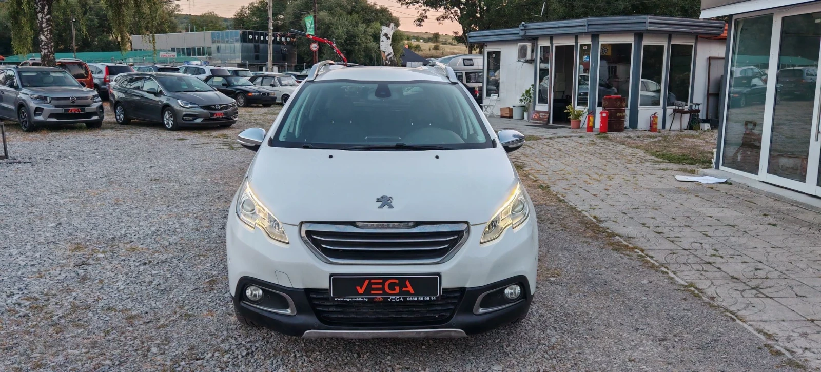 Peugeot 2008 1.6HDI 8v Automatic Alure, снимка 2 - Автомобили и джипове - 55756234