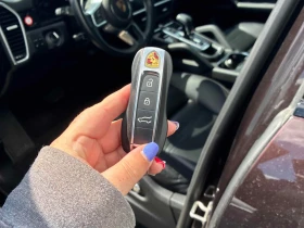 Porsche Cayenne CARFAX * АВТОКРЕДИТ * ПРОГНОЗНА ЦЕНА ДО БГ, снимка 17