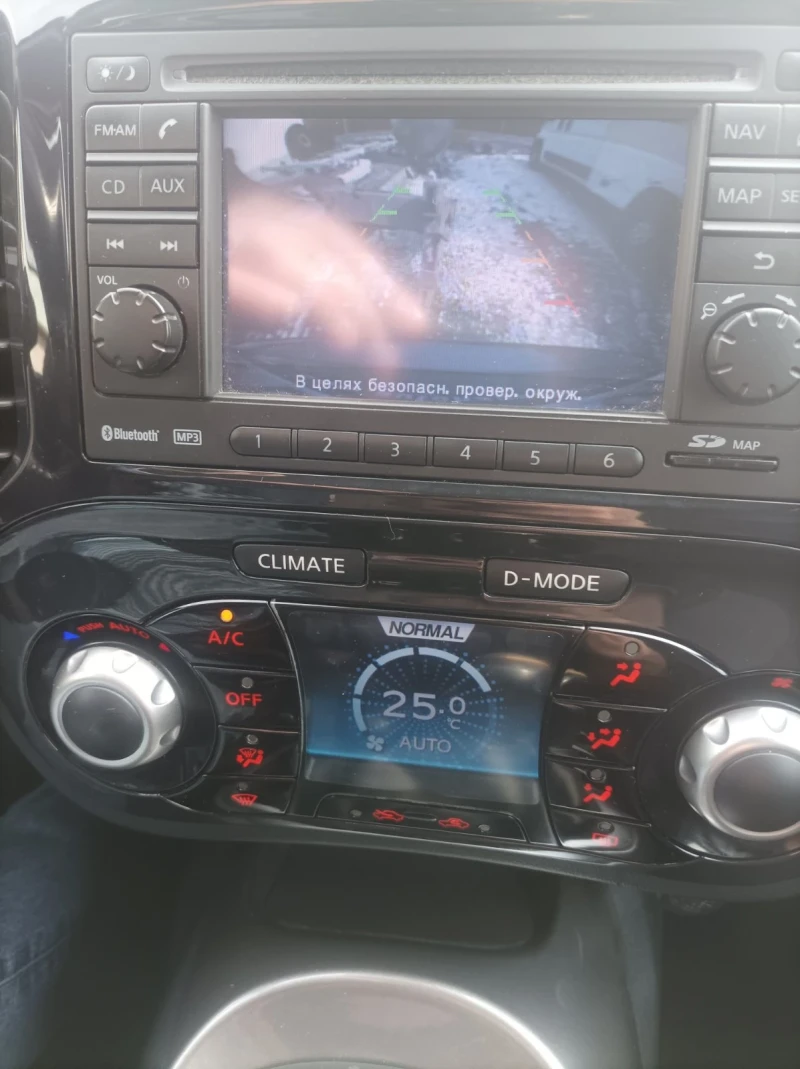 Nissan Juke 1.6i, снимка 5 - Автомобили и джипове - 49227043