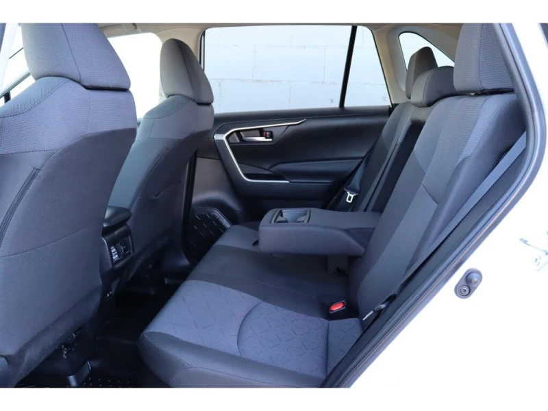 Toyota Rav4 HYBRID XLE * * CARFAX * * АВТО КРЕДИТ * * , снимка 10 - Автомобили и джипове - 52580385