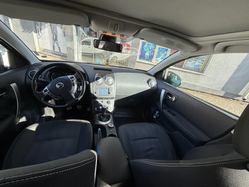 Nissan Qashqai, снимка 5 - Автомобили и джипове - 53011237