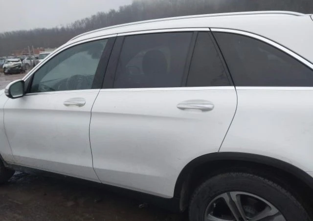 Mercedes-Benz GLC 300 4MATIC, снимка 2 - Автомобили и джипове - 48904453