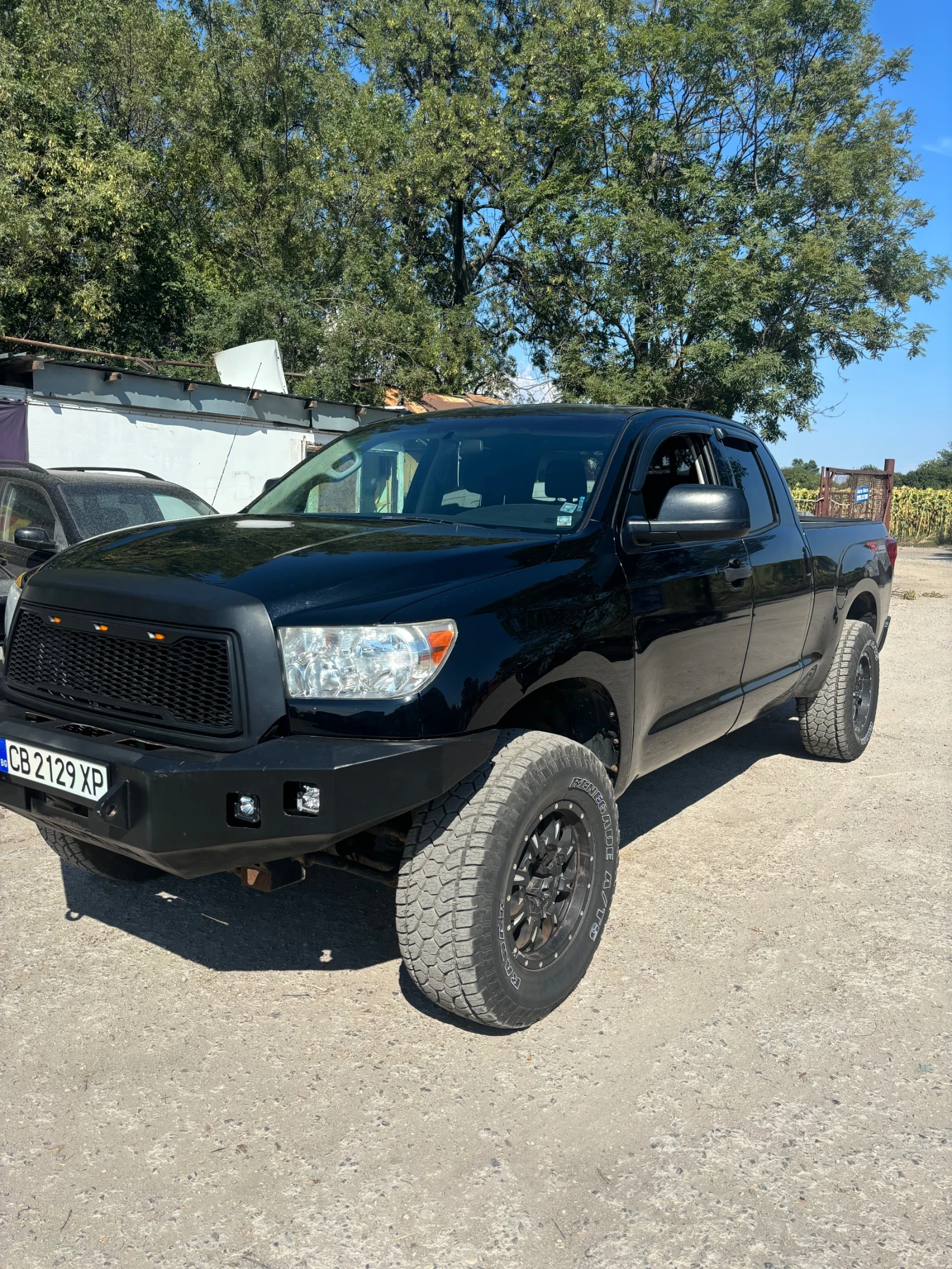 Toyota Tundra 5.7 TRD 4x4 Бартер за влекач евро6 - изображение 2