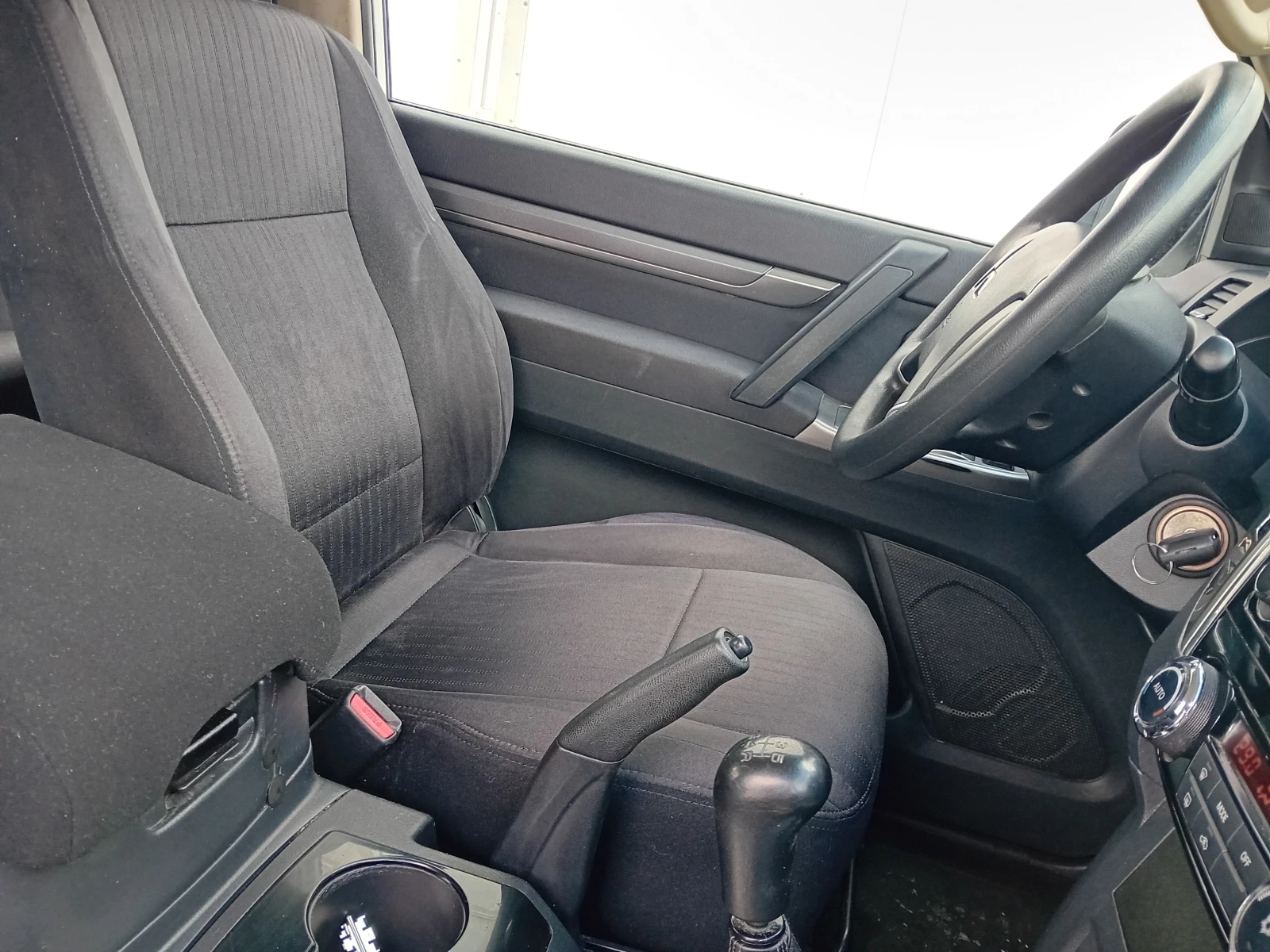 Mitsubishi Pajero Уникат  - изображение 7