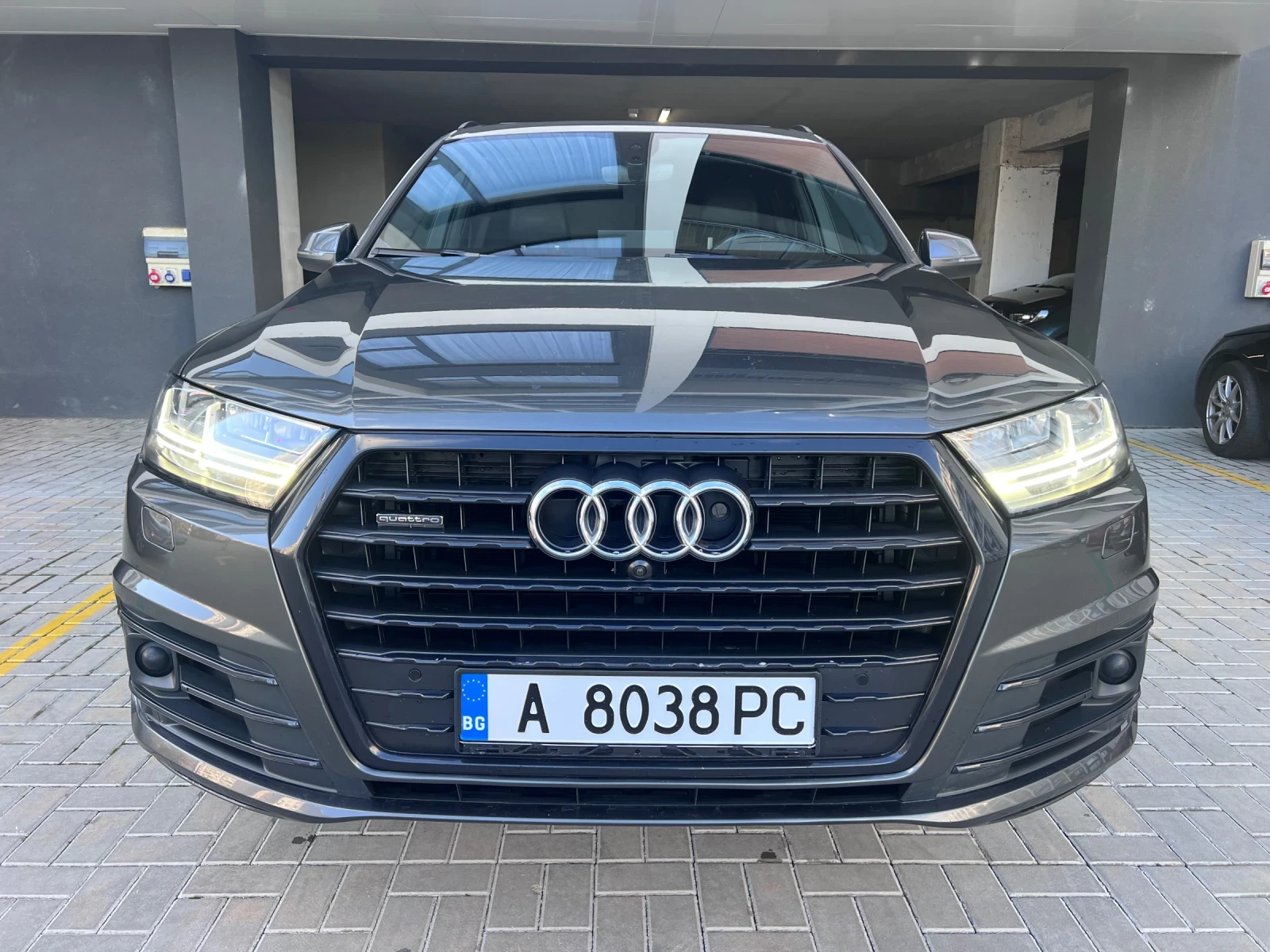 Audi Q7 Дистроник* Нощно Виждане* Масаж* 360 Камери, снимка 2 - Автомобили и джипове - 53993086
