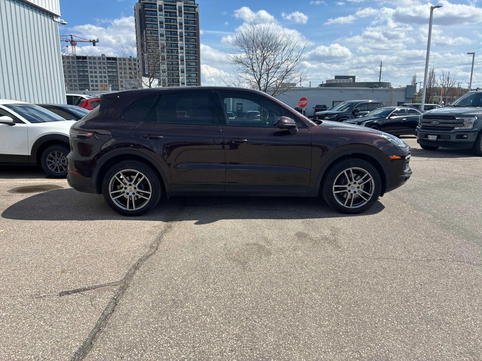 Porsche Cayenne CARFAX * АВТОКРЕДИТ * ПРОГНОЗНА ЦЕНА ДО БГ, снимка 4 - Автомобили и джипове - 54485522