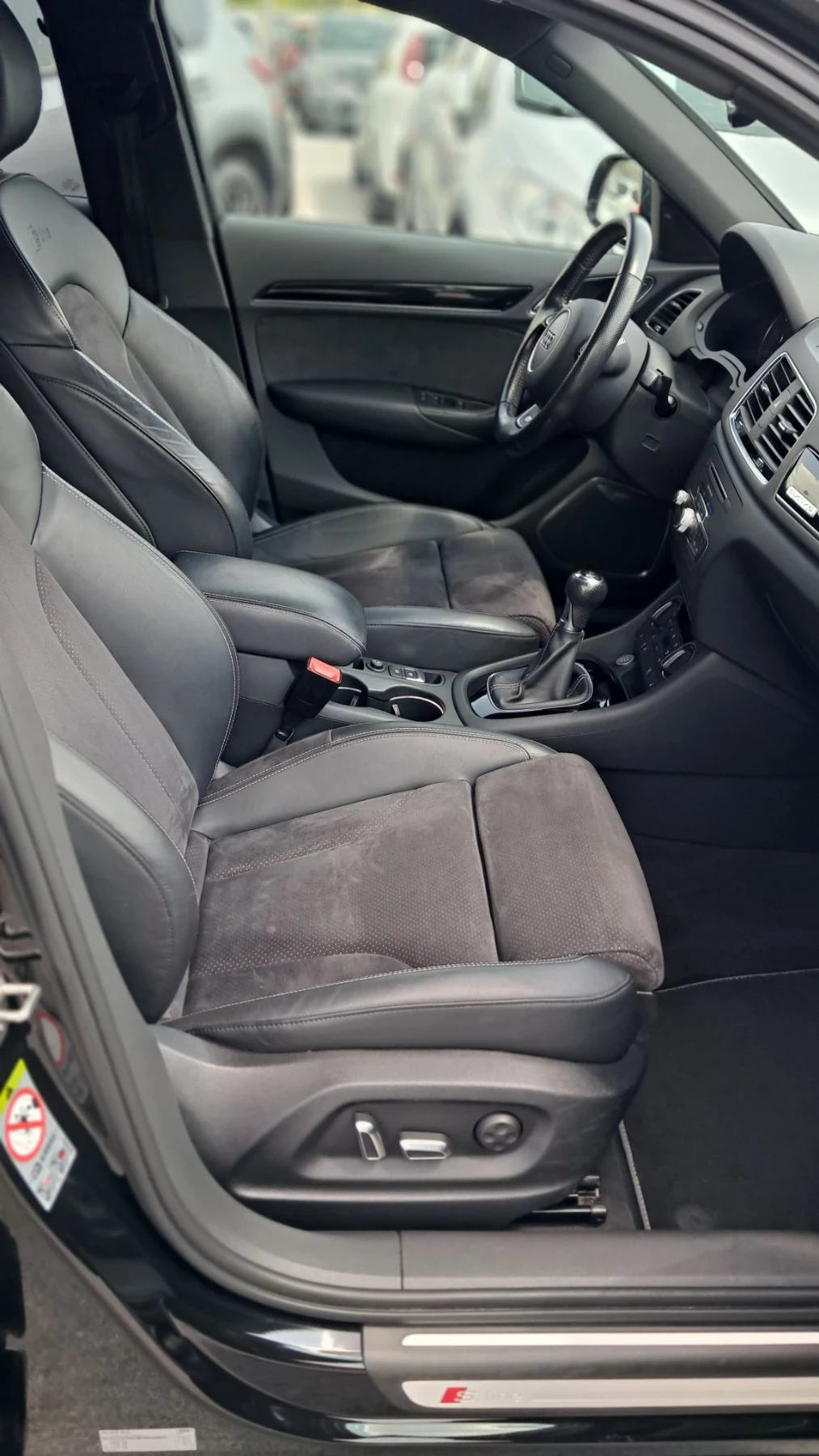 Audi Q3 2.0TDI, снимка 14 - Автомобили и джипове - 55656635