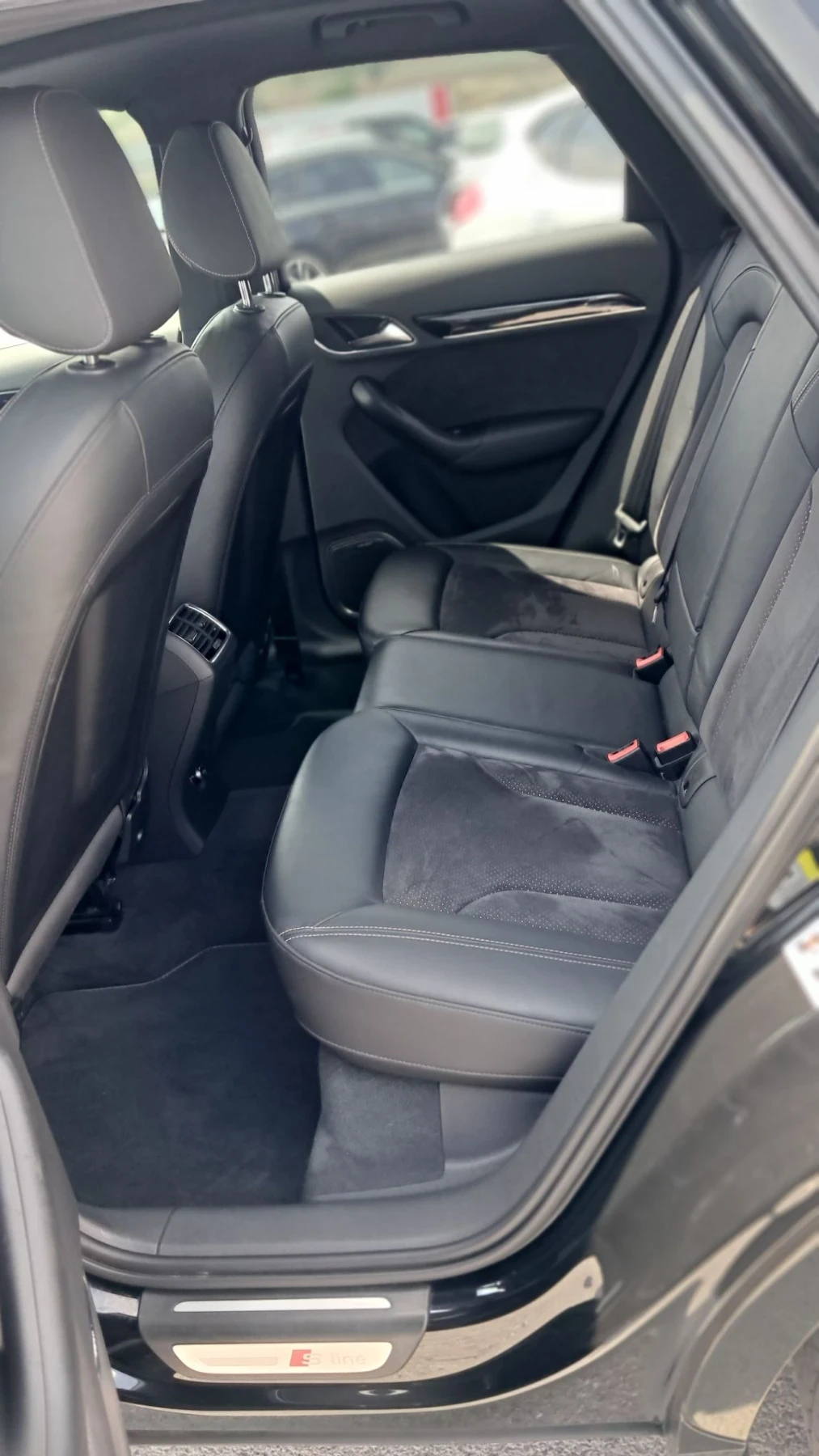 Audi Q3 2.0TDI, снимка 12 - Автомобили и джипове - 55656635