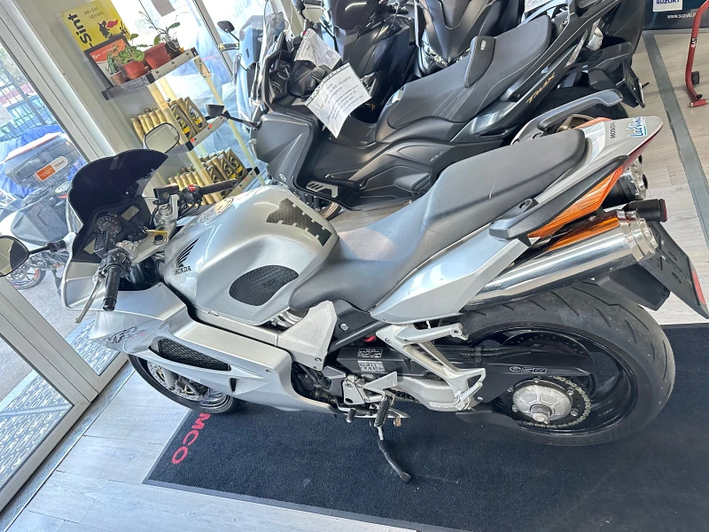 Honda Vfr 800i , снимка 10 - Мотоциклети и мототехника - 52109058