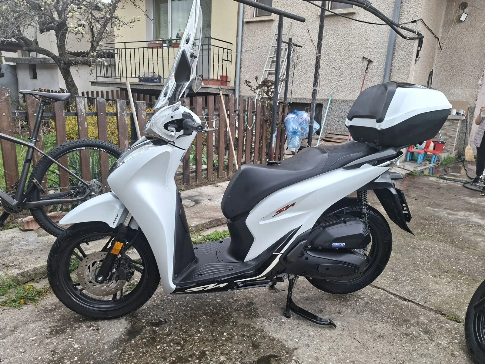 Honda Sh 125is SPORT ABS Keyless  Auto stop Реални километр, снимка 10 - Мотоциклети и мототехника - 54229460