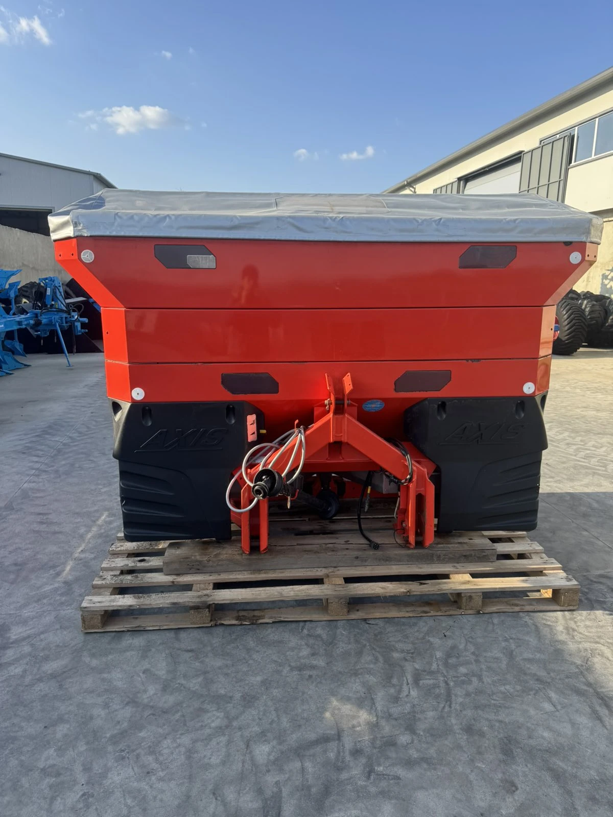 Торачка Kuhn Axis 40.1W с компютър QUANTRON E-2 + КАНТАР, снимка 5 - Селскостопанска техника - 53976517