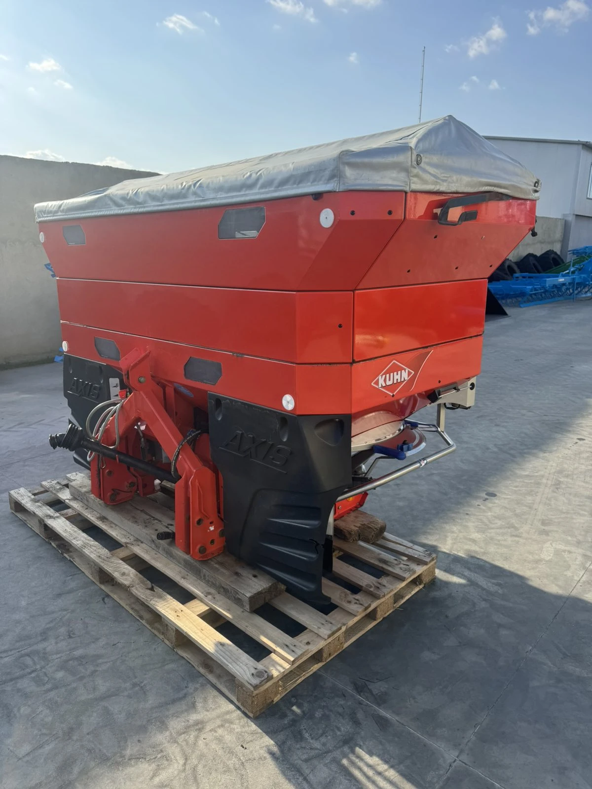 Торачка Kuhn Axis 40.1W с компютър QUANTRON E-2 + КАНТАР, снимка 4 - Селскостопанска техника - 53976517