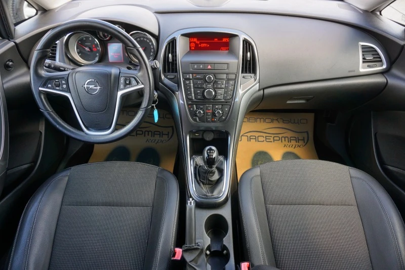 Opel Astra 1.7 CDTI ST COSMO ECOFLEX, снимка 9 - Автомобили и джипове - 23660230