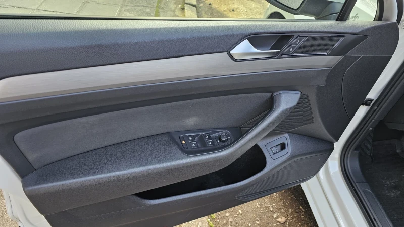 VW Passat Variant, снимка 6 - Автомобили и джипове - 51773975