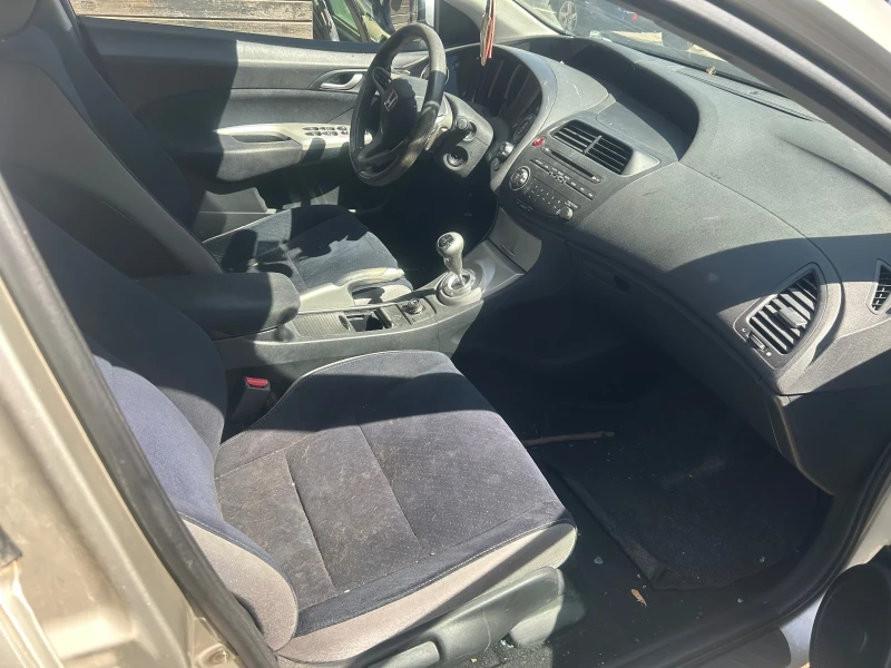 Honda Civic 1.8 i , снимка 2 - Автомобили и джипове - 51904571