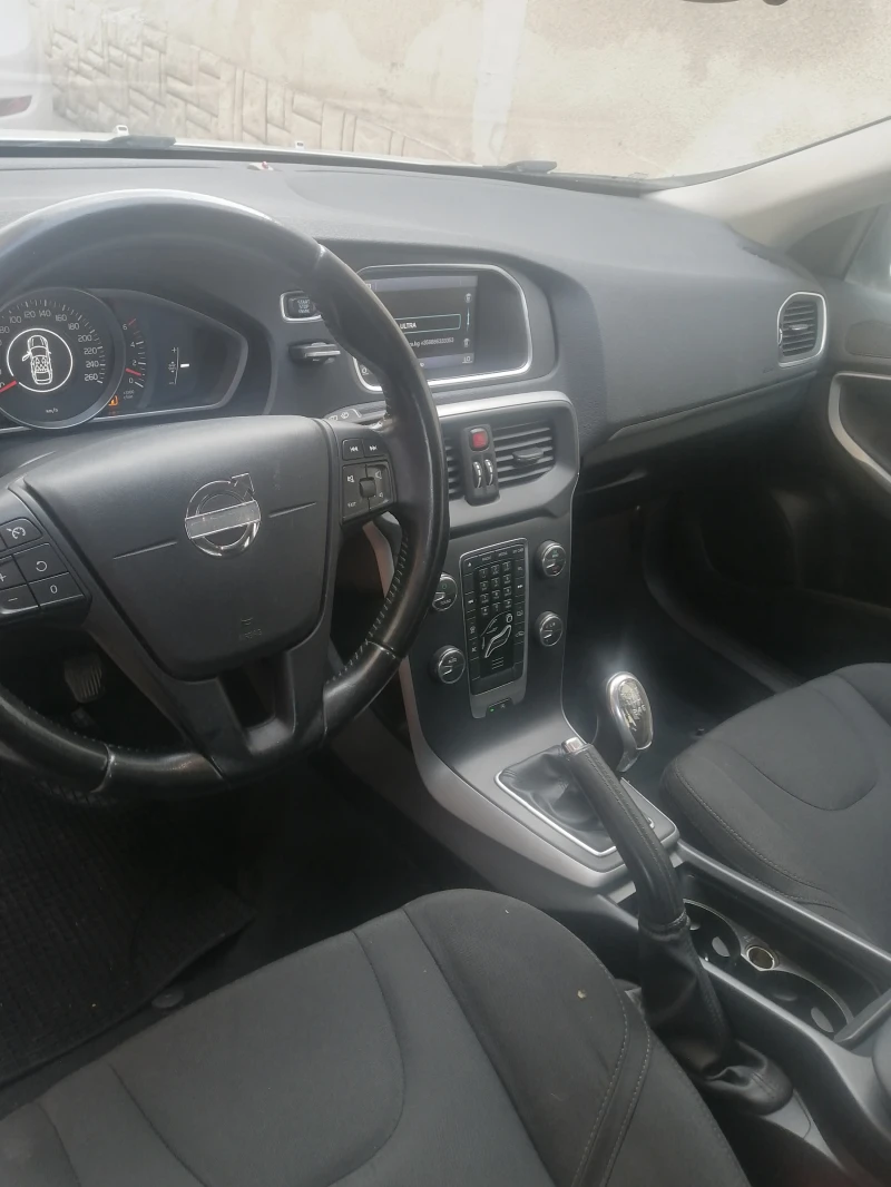 Volvo V40 Cross Country 1.6, снимка 5 - Автомобили и джипове - 52617153