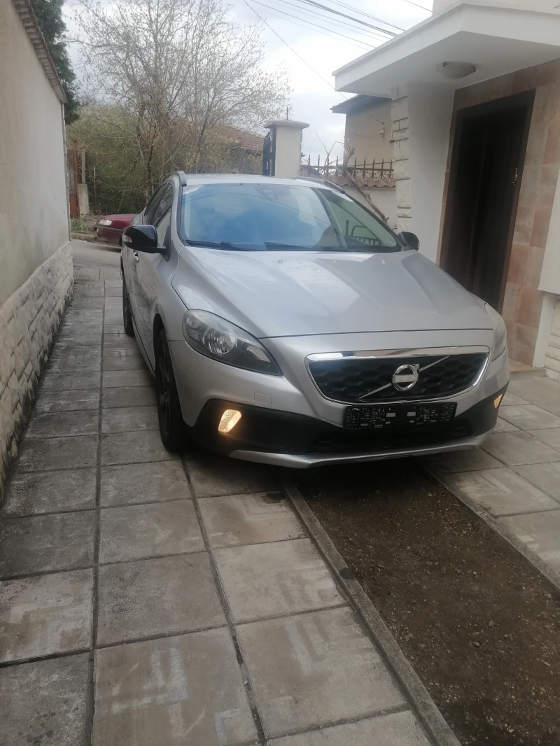 Volvo V40 Cross Country 1.6, снимка 2 - Автомобили и джипове - 52617153