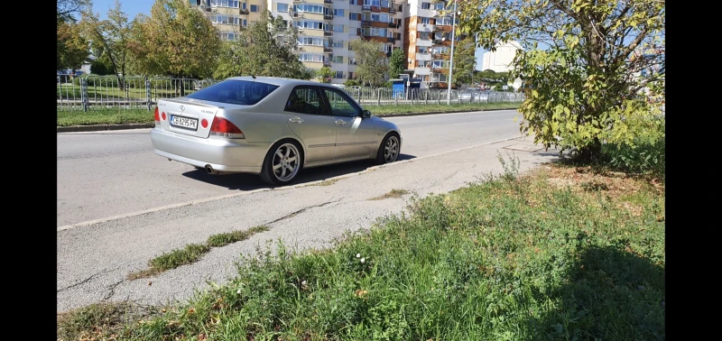 Lexus IS 200 Sport / Kompressor, снимка 3 - Автомобили и джипове - 52220023