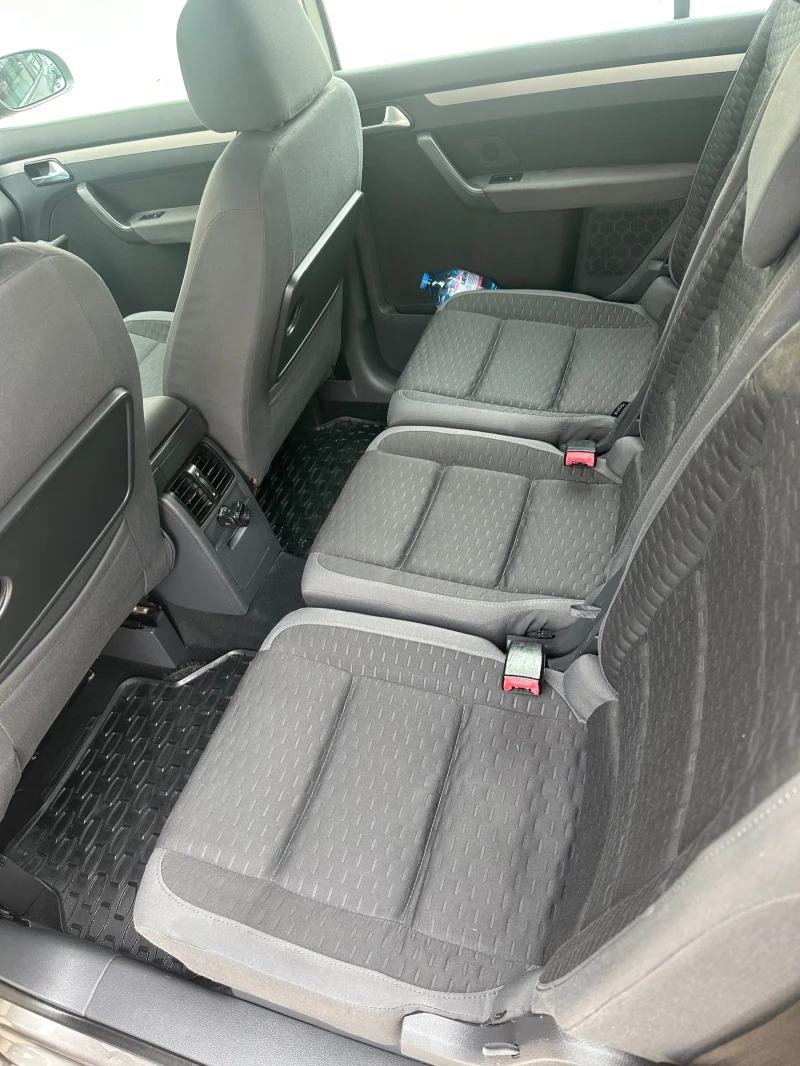 VW Touran 1.9, снимка 9 - Автомобили и джипове - 52408910