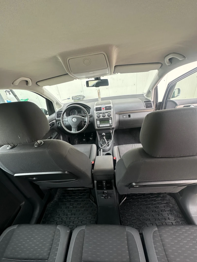 VW Touran 1.9, снимка 8 - Автомобили и джипове - 52408910