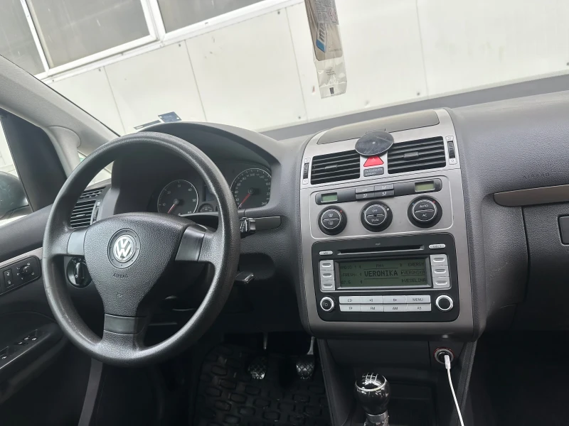 VW Touran 1.9, снимка 10 - Автомобили и джипове - 52408910